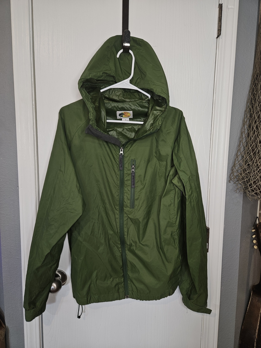Bass Pro Shops Olive Green Lightweight Hooded Windbreaker Jacket